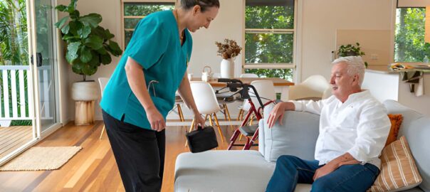 Unterstützung für Senioren im Alltag Selbstbestimmt und sicher zu Hause leben